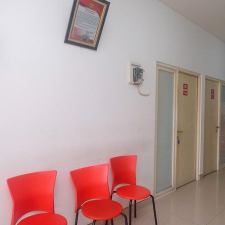 Reddoorz Syariah Near Simpang Lima Semarang Hotel Jomblang Exterior foto