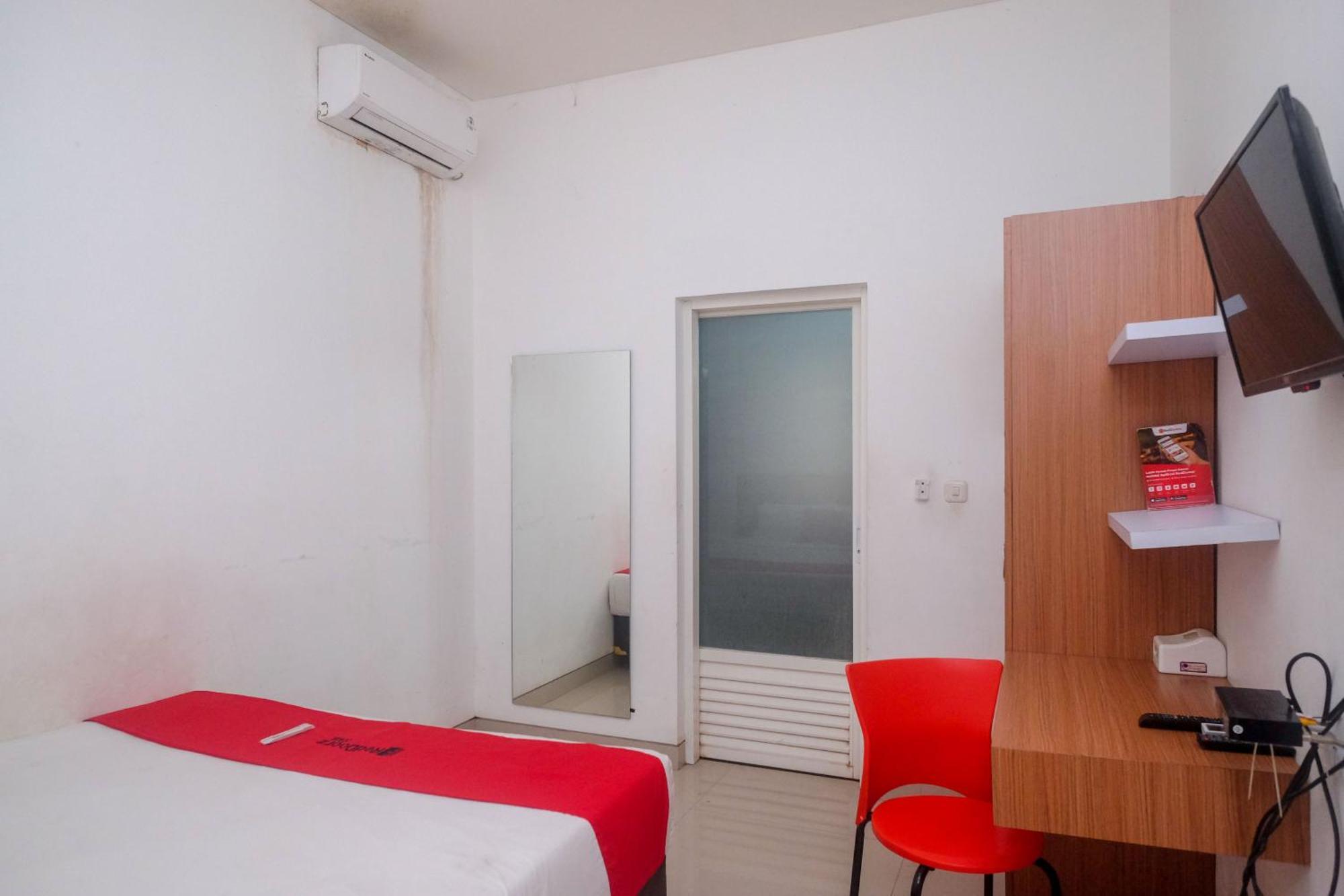 Reddoorz Syariah Near Simpang Lima Semarang Hotel Jomblang Exterior foto